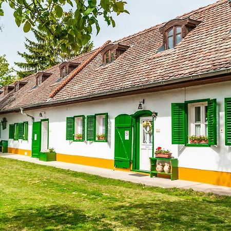 Zsambeki Vendeghaz -Anno1815- Hotel Bagian luar foto