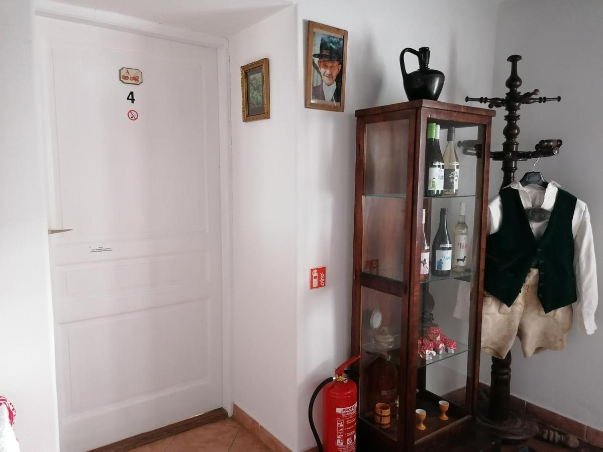 Zsambeki Vendeghaz -Anno1815- Hotel Bagian luar foto
